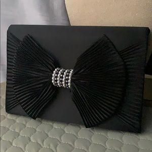 Glam Crystal Embellished Texture Bow Accent Clutch